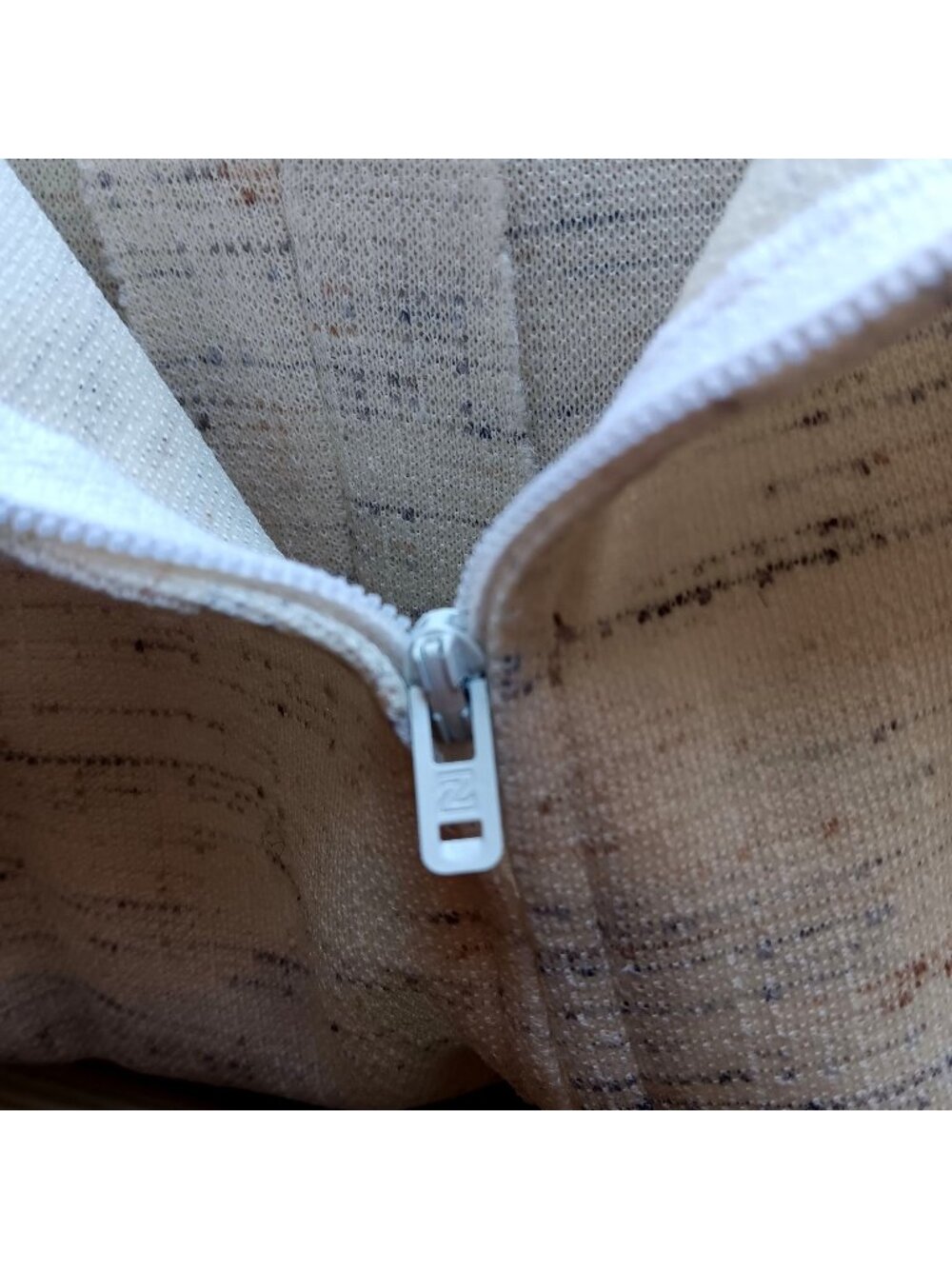 True Vintage Skirt 23W SMALL 23" 1970's IVORY/GRAY FLECK STRETCH KNIT POLYESTER